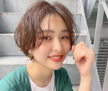 天パは髪型アレンジでおしゃれヘアに大変身！長さ別アレンジ方法も