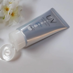 DHCのハンドクリームは一度使ったら離れられないと話題になるほど◎