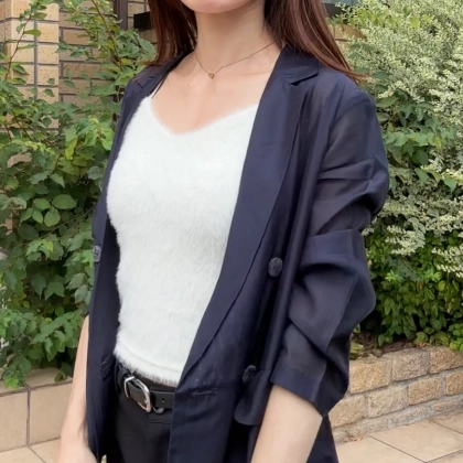 「売り切れる前に絶対手に入れて！」【GU】1,990円で買えるカップつきファーキャミが爆売れ中！