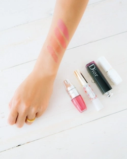 落ちないリップで魅惑の唇をキープ！口コミで話題の商品はどれ？