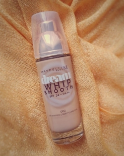 日焼け止めファンデーションで今年は絶対焼かない!効果的な塗り方もご紹介