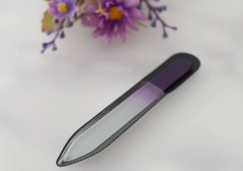 ネイルファイルで爪を優しくお手入れしよう！美しい手元は爪のケアから