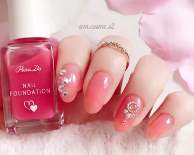 パラドゥのネイルファンデーションで誰もが見惚れるネイルを演出♡