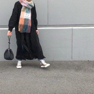 おしゃれさんの証拠!?アクネでおすすめのマフラーは？洗濯方法やコーデも