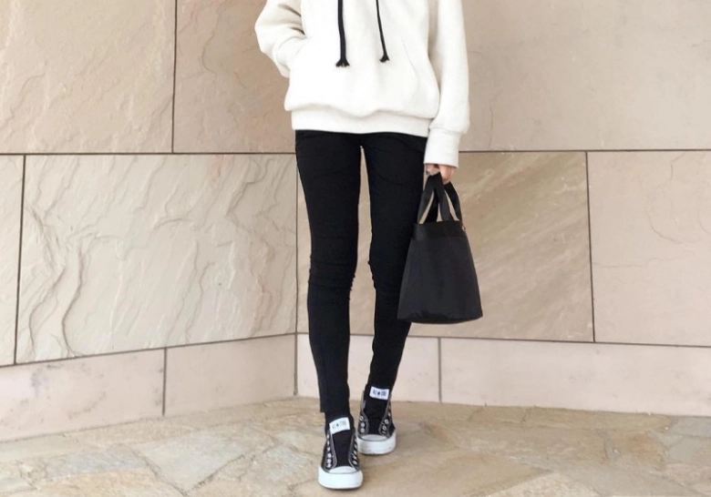 コンバースのスリッポンってどんなもの？人気のカラーやコーデ事例をご紹介