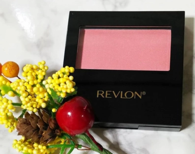 レブロンのチークは発色＆色モチの良さがピカイチ！新作は時短メイクに活躍