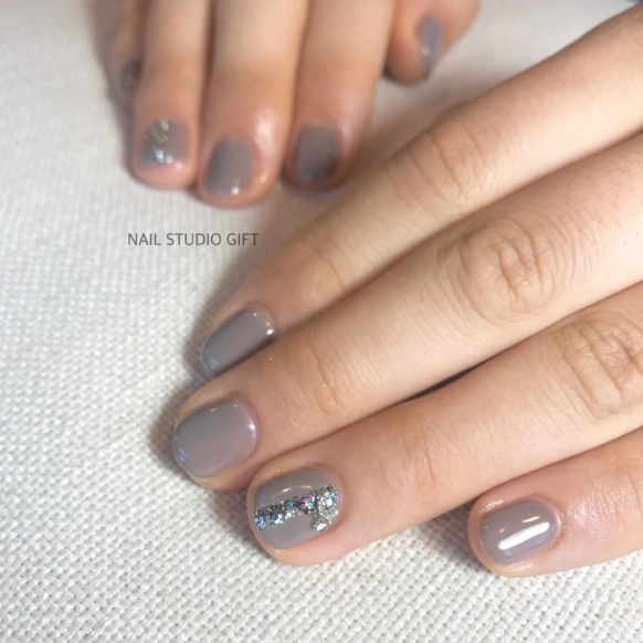 スモーキーネイルが今アツイ!厳選デザイン&ポリッシュ♡