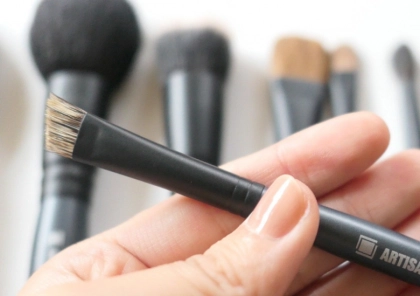 おすすめの人気眉毛ブラシ7選!100均などのプチプラから熊野筆まで