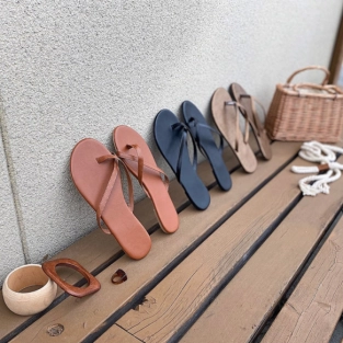 ベージュサンダルがキテる！ヌーディが魅力♡おすすめ商品やコーデも