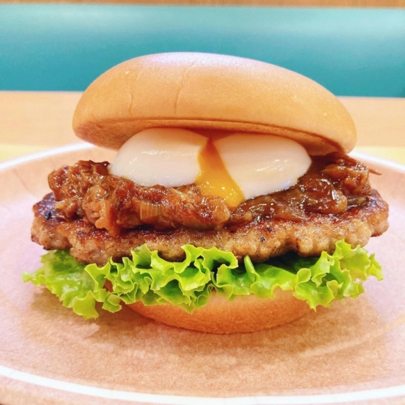 この冬のモスは贅沢に♡トロっ&ジューシーなすき焼きサンドを召し上がれ