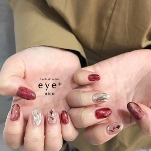 ネイルデザインは花柄が人気！100均シールでセルフも手軽に