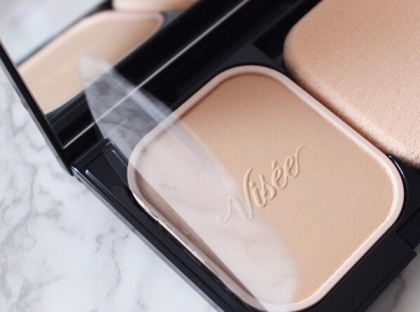 ヴィセのファンデーションでかざらない大人のヌーディメイクに!