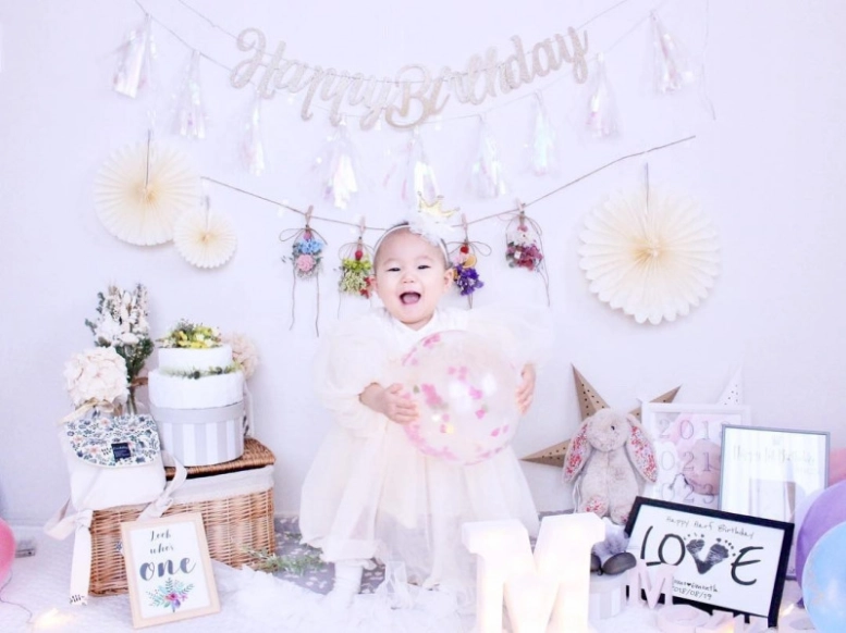 初誕生をみんなでお祝い！一升餅や選び取り、内祝いをチェック