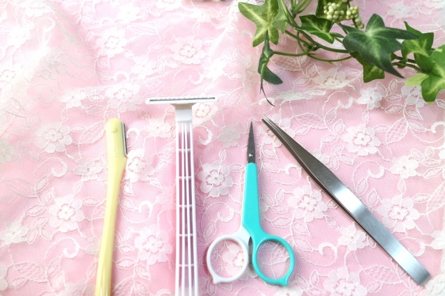 濃い眉毛はデメリットじゃない！整え方とお手入れ方法＆おすすめケア用品