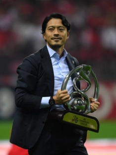 鈴木啓太さん&畑野ひろ子さんがオシャレすぎて「理想の夫婦」の声が続々