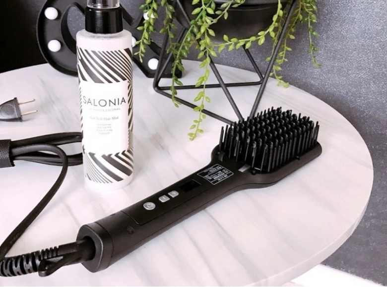 ブラシ型アイロンで理想のヘアに☆人気の理由やオススメをご紹介!