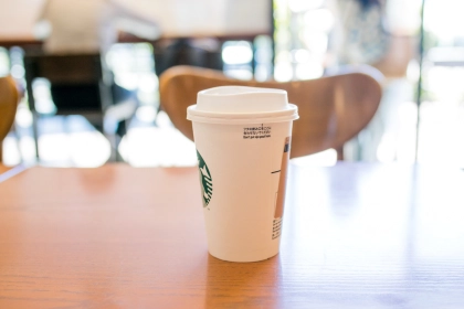 【2026最新】スタバのホットおすすめ12選！マニア激推しの人気メニューは？