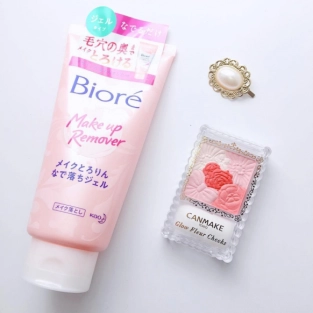 クレンジングはジェルに注目☆乾燥が気になる季節に大活躍!