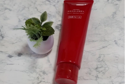 アクアレーベルの赤すごすぎ！たっぷり保湿のライン使いでザラザラ肌解消！