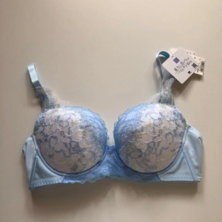 育乳ブラって何？ワコールの重力に負けないバストケアブラをチェック☆