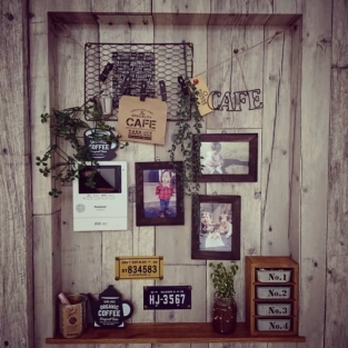 真似したい壁かけフォトフレームのディスプレイ法！セリアや無印商品も