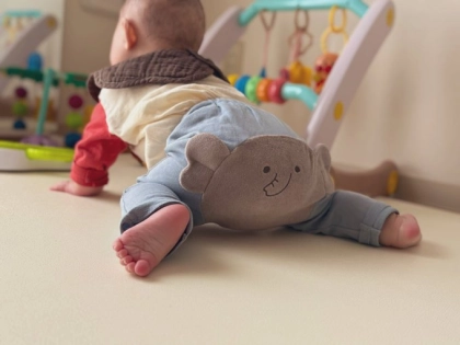 「見つけた!」赤ちゃんのかわいいおちり・おちり・おちり!