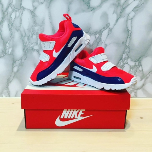 子供用スニーカーの選び方は？大きさやデザイン、機能の正しいコツ伝授！