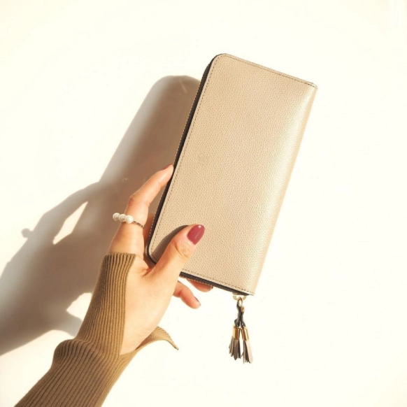 長財布はママに人気！財布の選び方とおすすめブランドをチェック