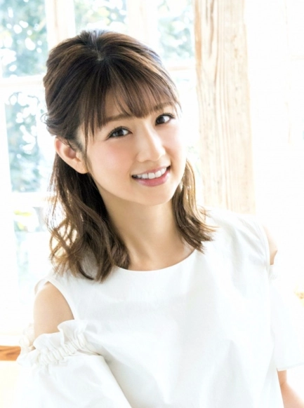 小倉優子さんと赤ちゃんの2ショットに「3人育児しながら本当に尊敬」の声