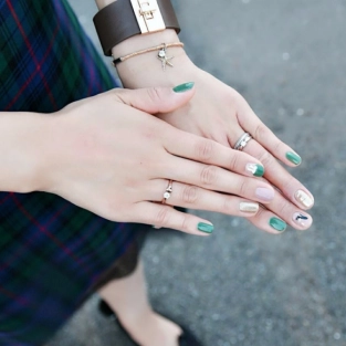 明るさ別カーキネイル5タイプ★カジュアル服にもぴったり！