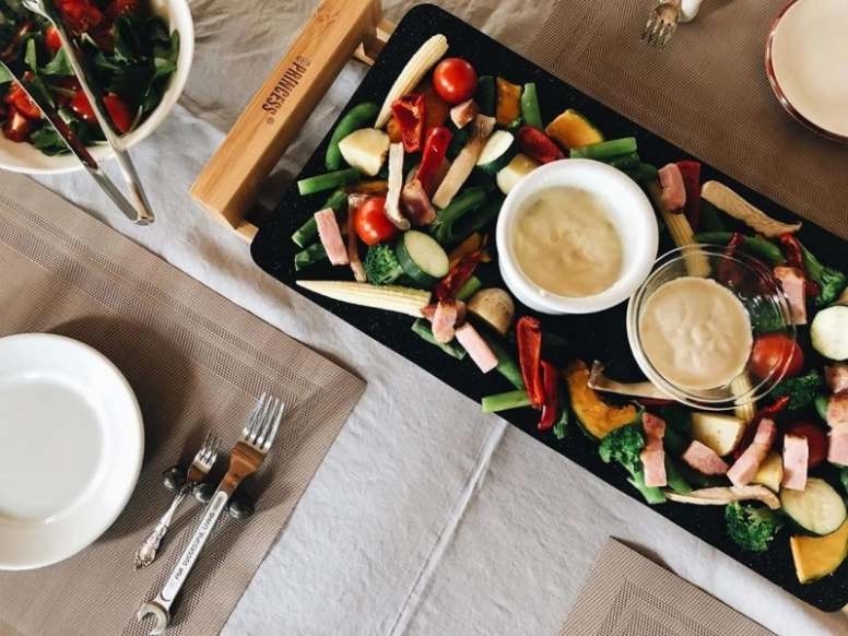 ホットプレートでチーズフォンデュを楽しもう!簡単レシピやアイデアを紹介