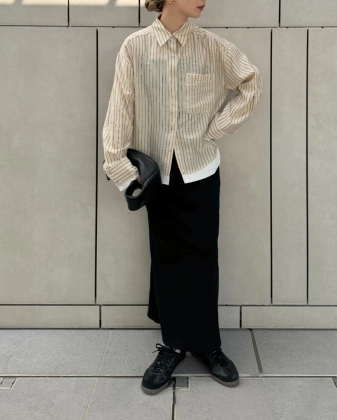 40代のシースルーシャツコーデ!透け感のあるシャツの着こなしおすすめ14選