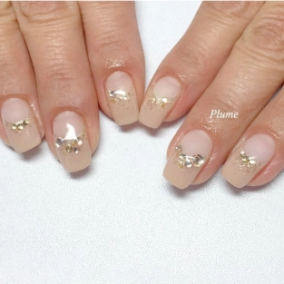 卒園式にピッタリ！上品華やかネイル