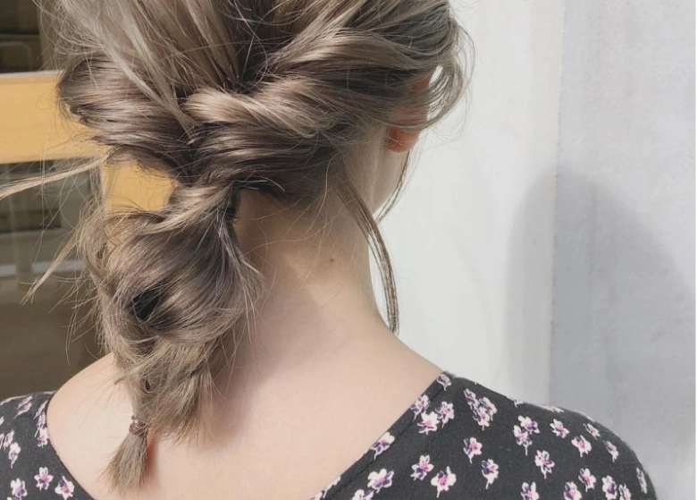 髪型はまとめ髪がとにかく楽すぎ◎インスタで人気のアレンジをチェック！