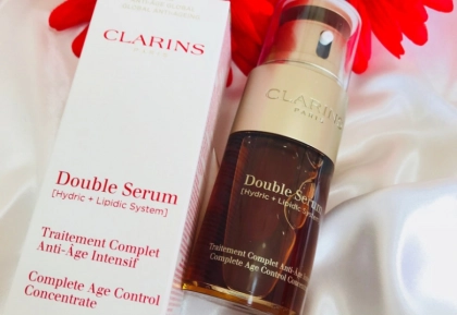 クラランスのダブルセーラムEXに感動する人続出！売れ続ける理由とは