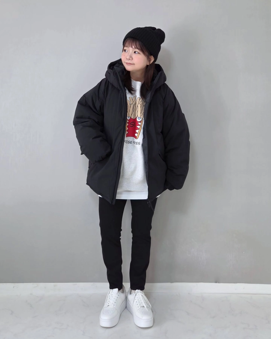 【GU】年末祭開催中の今こそ欲しい!すっきり着られるウォームパデッドパーカが最強すぎる!