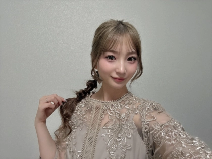「ママにぴったりな結婚式ヘア教えます♡」セルフでできる!華やかで上品♪<すずちゃんのヘアアレンジ講座>