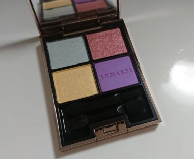 ルナソルの新作コスメを手に入れて、秋冬メイクを楽しもう