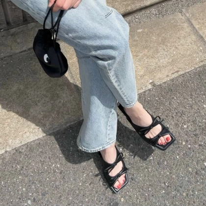 おしゃれ見せのコツ伝授！「夏も足元をフェミニンに盛っちゃおう♡」【GU】女っぽサンダル3選