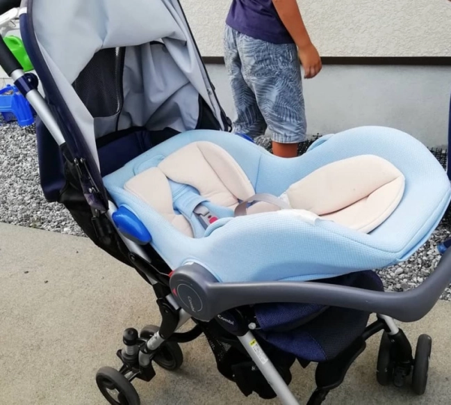 チャイルドシート兼ベビーカーって便利?一体型のメリットデメリット