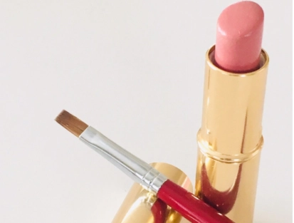 リップメイクを格上げ！リップブラシ使いでより美しく魅力的な唇に