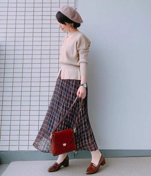 GUのチェックスカートでコーデにトレンド感をプラス！