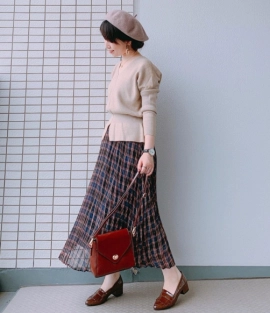 GUのチェックスカートでコーデにトレンド感をプラス！