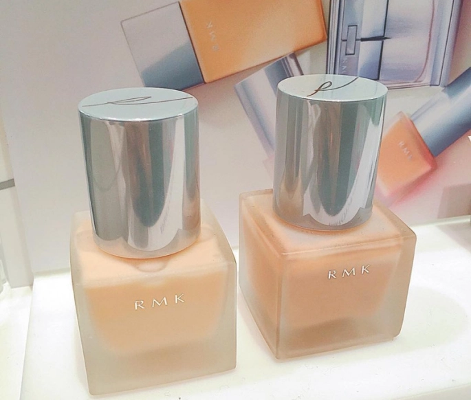 RMKのリクイドファンデーションでナチュラルな美しさを