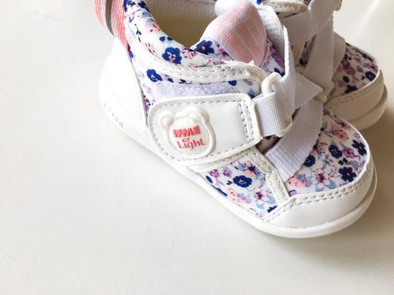 片足60g?!超軽量イフミーライトでベビーもキッズも足元軽やかに