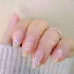 セルフネイルはシンプルデザイン＋αが人気！アレンジ次第で高見えも叶う