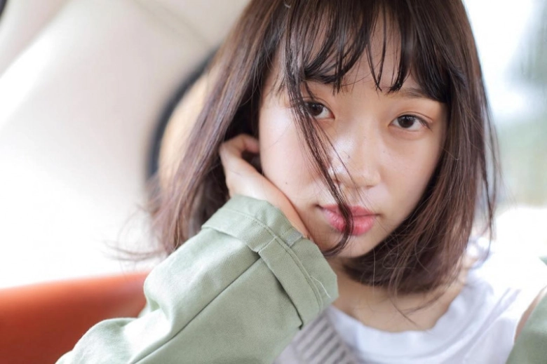 シースルーバングの作り方とセットの仕方！スタイリングアレンジも