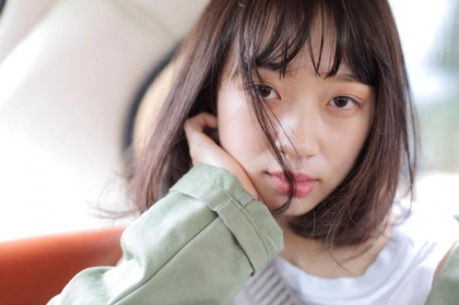 シースルーバングの作り方とセットの仕方！スタイリングアレンジも