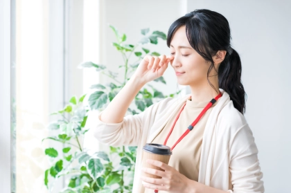 「眠い時はこれ買って！」コンビニで買える眠気覚ましに効く食べ物・飲み物