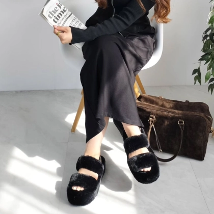 「2,000円台とは思えない！」【しまむら】高見えファーサンダルで秋コーデを満喫♡